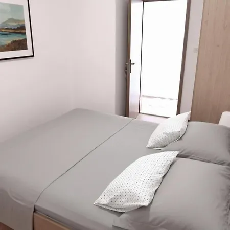 Castil Apartment