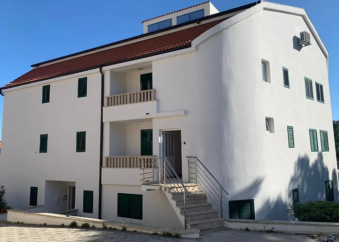 Castil Apartment Bol